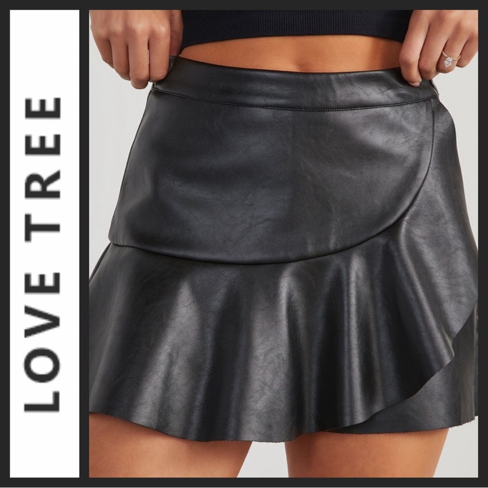 NWOT Love Tree Black Faux Leather Skort